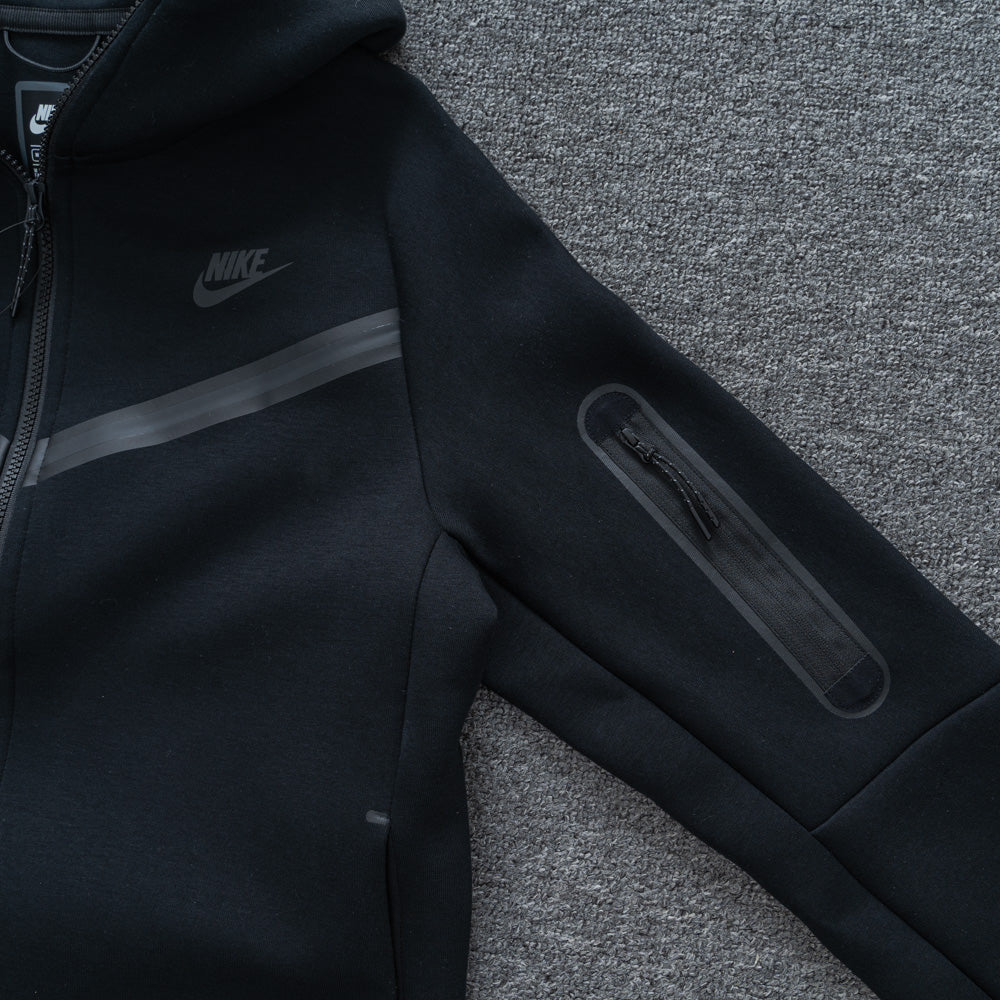 Conjunto NK Tech Fleece Preto