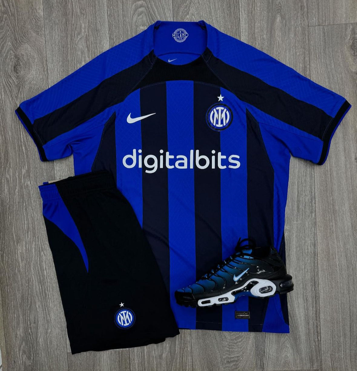 Kit NK Inter de Milão com Air Max Plus