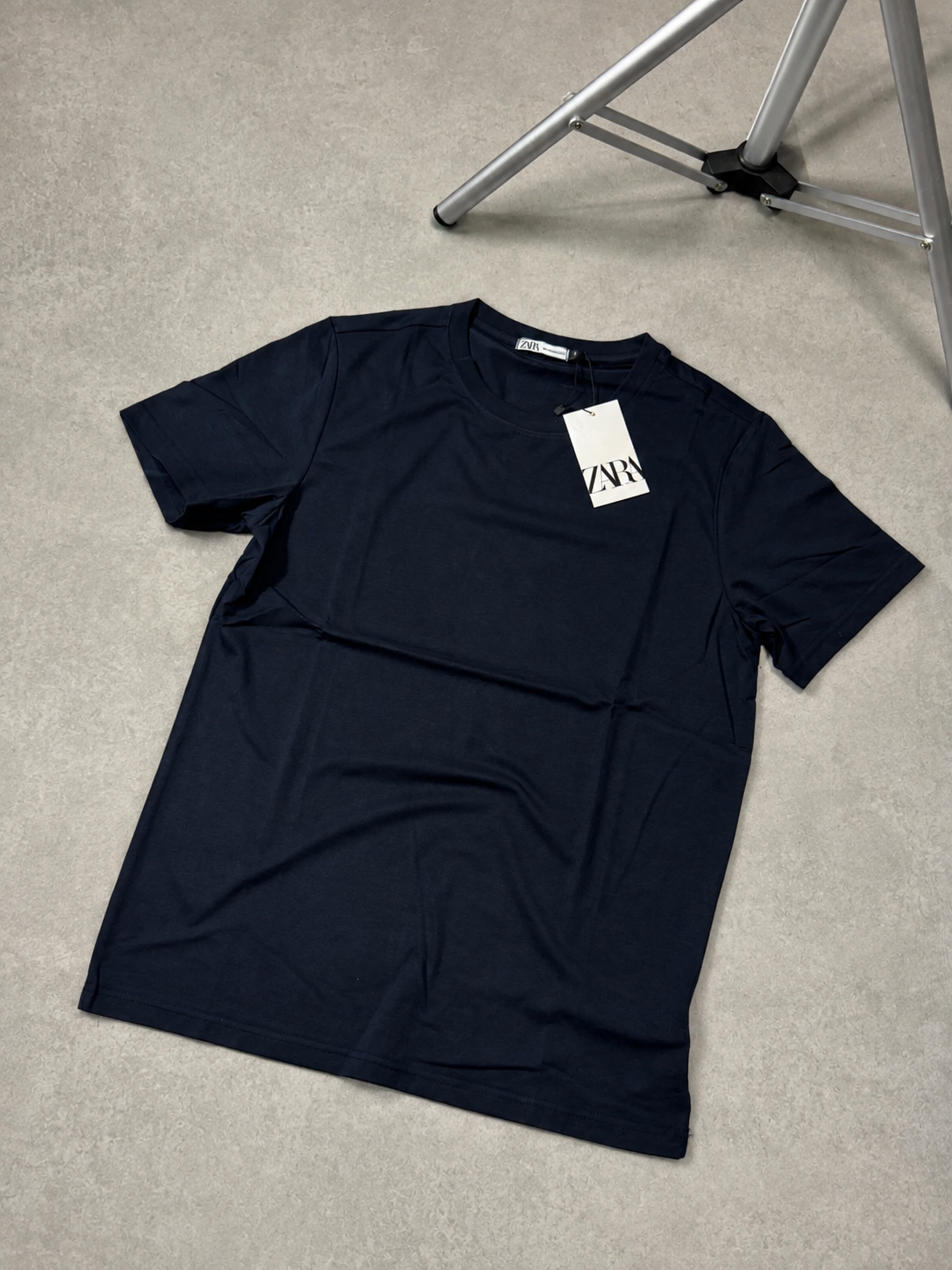 CAMISETA BÁSICA LISA PADRÃO Z4RA
