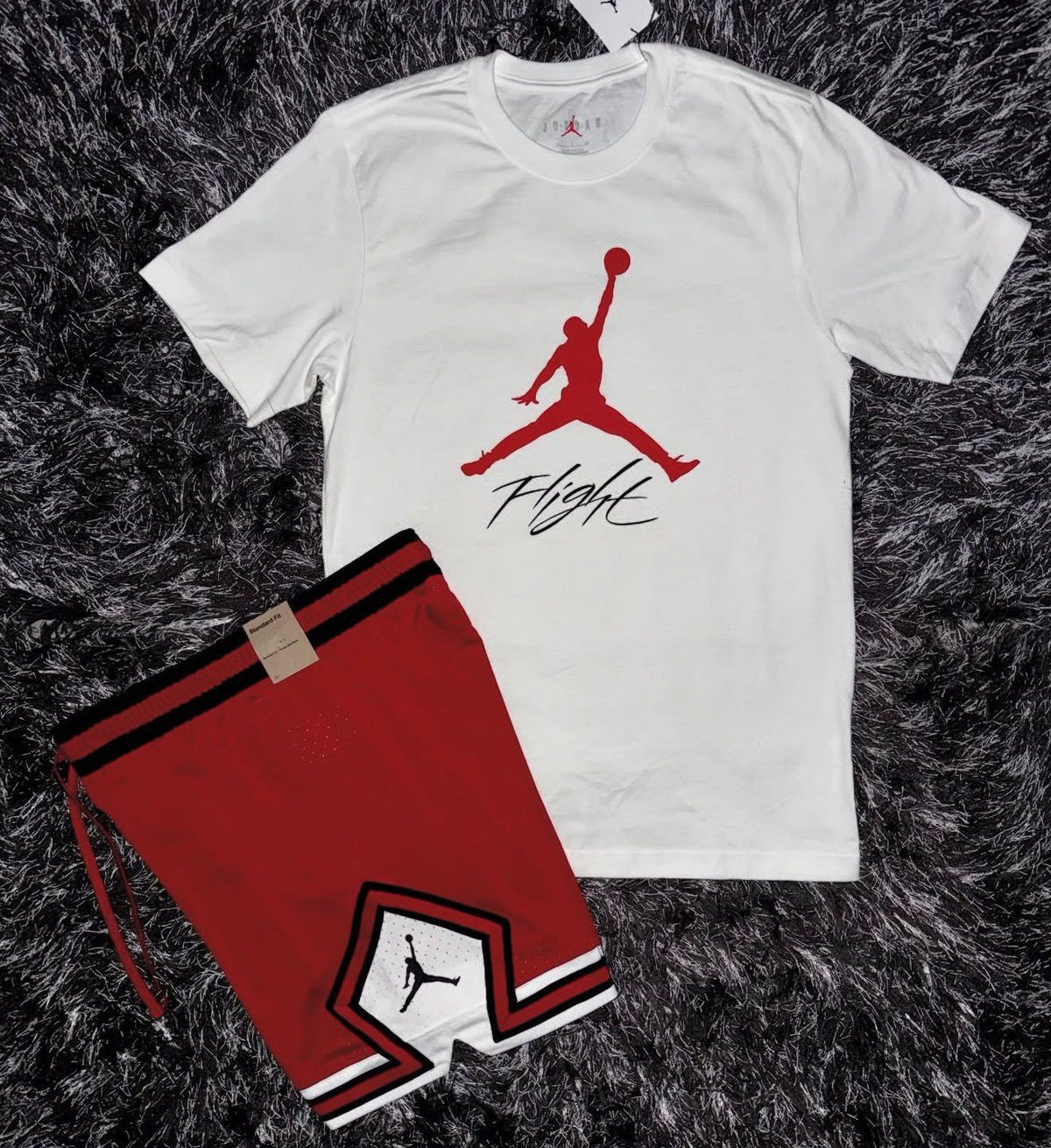 CONJUNTO JORDAN CAMISETA E SHORTS (ÚLTIMAS UNIDADES)