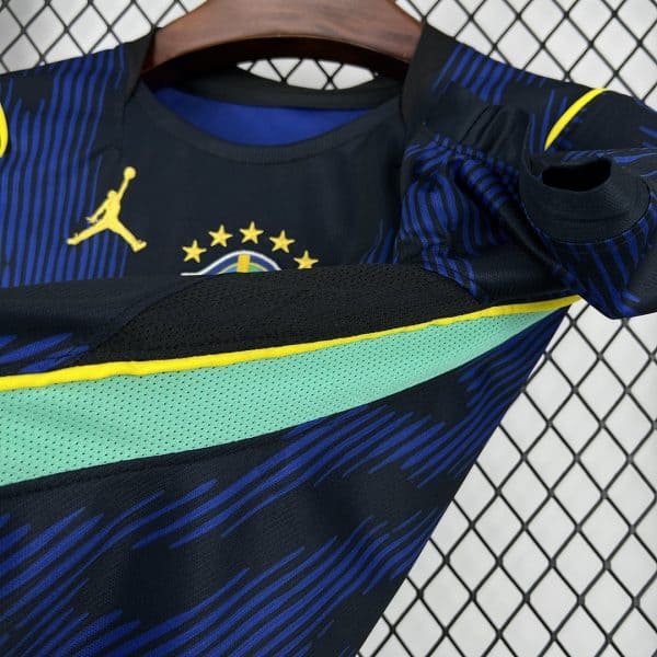 KIT BOX EXCLUSIVA DIA DOS NAMORADOS COPA DO MUNDO - 1 CAMISA SELEÇÃO, BEBIDA, BALÃO, CARTÃO, PELÚCIAS E CHOCOLATES E ENERGETICO